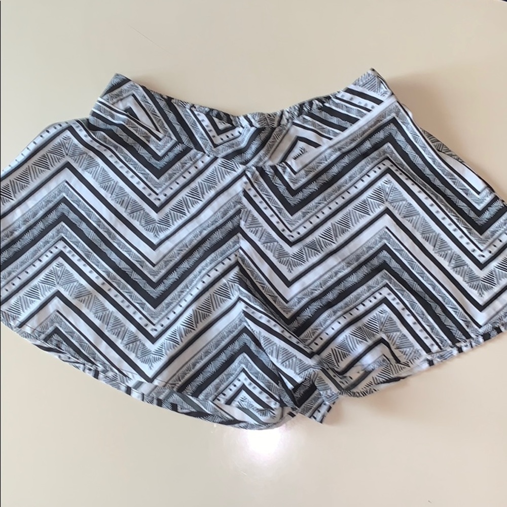 Black and white print shorts (Charlotte Russe)